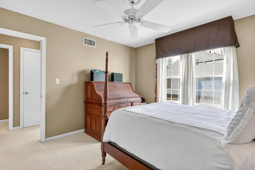 136 Peachtree Memorial Drive Nw Unit 7-10, Atlanta, Georgia 30309, 2 Bedrooms Bedrooms, 0 ,1 BathroomBathrooms,Residential,For Sale,136 Peachtree Memorial Drive Nw Unit 7-10,7718490