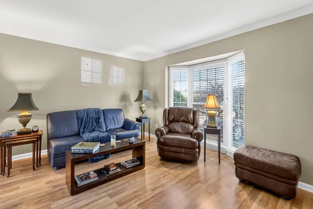 136 Peachtree Memorial Drive Nw Unit 7-10, Atlanta, Georgia 30309, 2 Bedrooms Bedrooms, 0 ,1 BathroomBathrooms,Residential,For Sale,136 Peachtree Memorial Drive Nw Unit 7-10,7718490