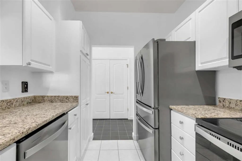 3475 Oak Valley Road Apt 650, Atlanta, Georgia 30326, 1 Bedroom Bedrooms, ,1 BathroomBathrooms,Residential,For Sale,3475 Oak Valley Road Apt 650,7562203