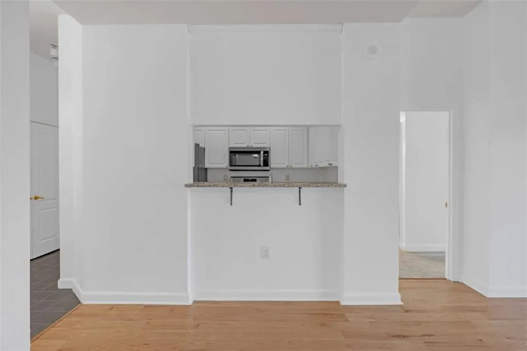 3475 Oak Valley Road Apt 650, Atlanta, Georgia 30326, 1 Bedroom Bedrooms, ,1 BathroomBathrooms,Residential,For Sale,3475 Oak Valley Road Apt 650,7562203