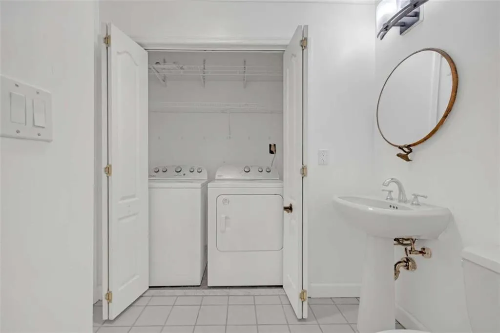 3475 Oak Valley Road Apt 650, Atlanta, Georgia 30326, 1 Bedroom Bedrooms, ,1 BathroomBathrooms,Residential,For Sale,3475 Oak Valley Road Apt 650,7562203