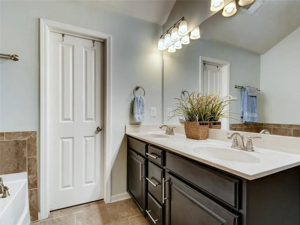 7440 Glisten Avenue Unit 79, Atlanta, Georgia 30328, 3 Bedrooms Bedrooms, ,3 BathroomsBathrooms,Residential,Sold,7440 Glisten Avenue Unit 79,5948791