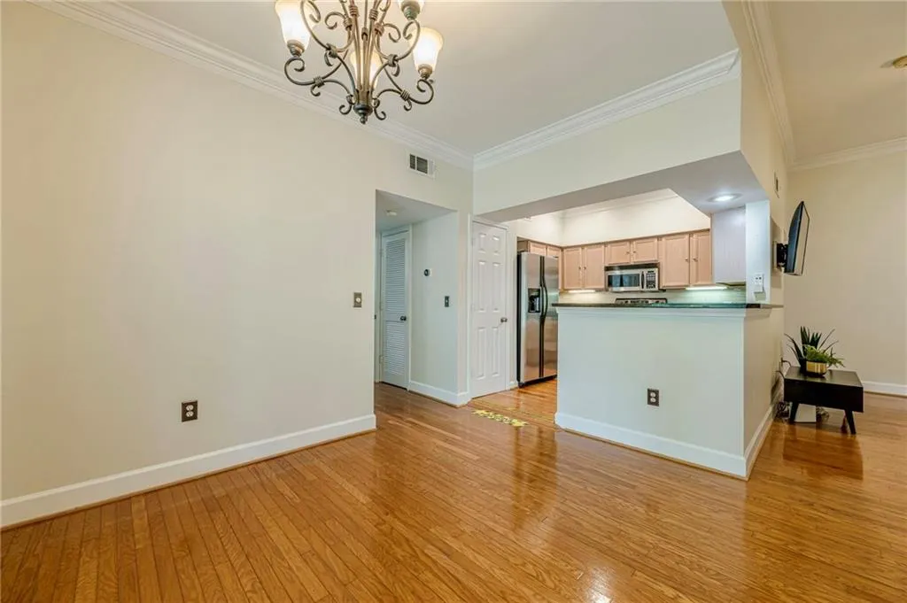 3777 Peachtree Road Ne Unit 1632, Brookhaven, Georgia 30319, 2 Bedrooms Bedrooms, ,2 BathroomsBathrooms,Residential,For Sale,3777 Peachtree Road Ne Unit 1632,7658873