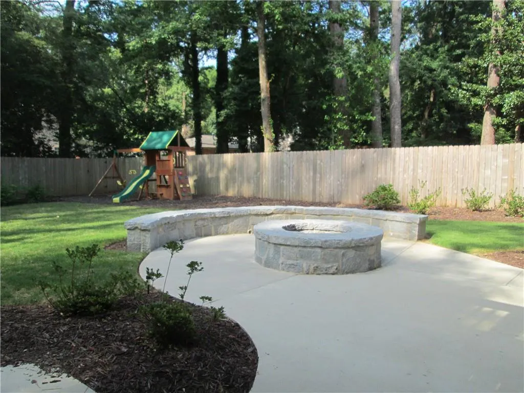 43 Spruell Springs Road, Atlanta, Georgia 30342, 6 Bedrooms Bedrooms, ,4 BathroomsBathrooms,Residential,Sold,43 Spruell Springs Road,6593249