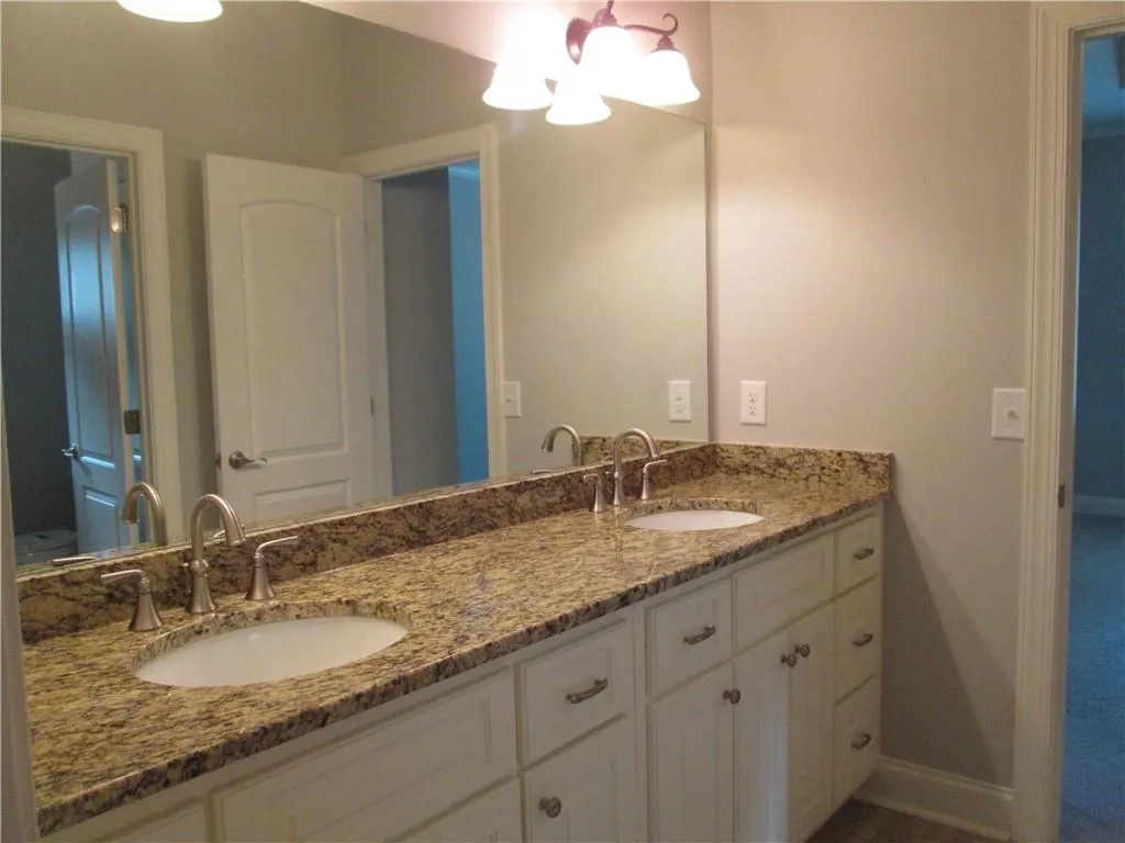 43 Spruell Springs Road, Atlanta, Georgia 30342, 6 Bedrooms Bedrooms, ,4 BathroomsBathrooms,Residential,Sold,43 Spruell Springs Road,6593249