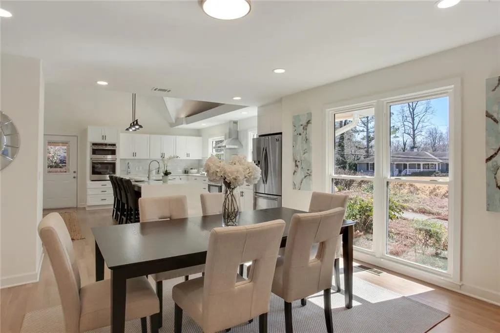 530 Dogwood Valley Drive, Sandy Springs, Georgia 30342, 5 Bedrooms Bedrooms, ,4 BathroomsBathrooms,Residential,Sold,530 Dogwood Valley Drive,6844683