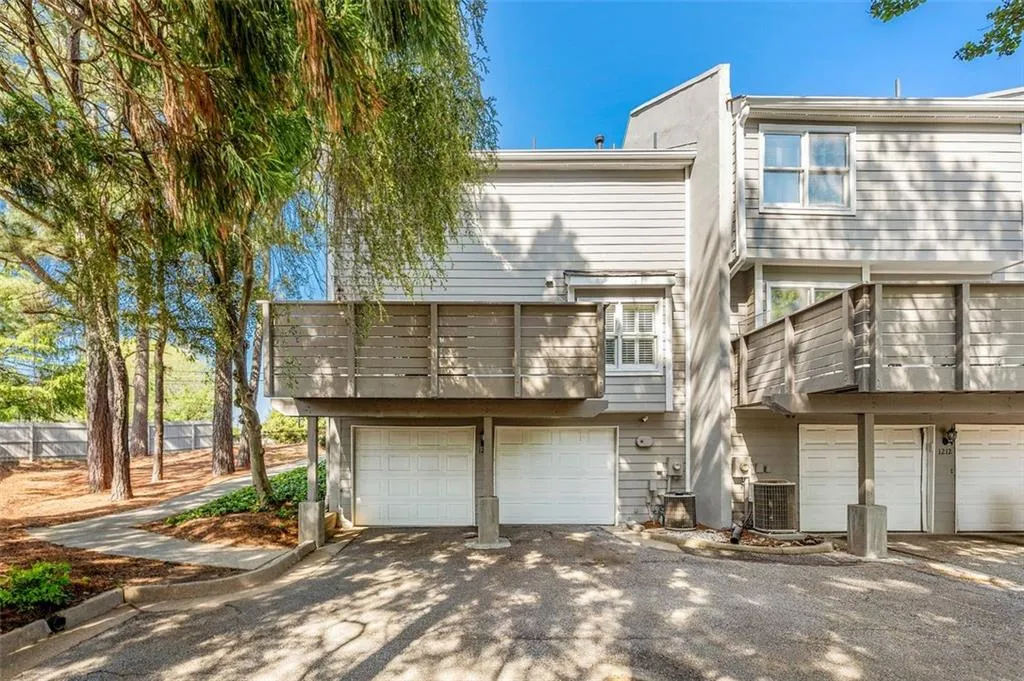 1214 Defoors Court Nw Unit 1a, Atlanta, Georgia 30318, 2 Bedrooms Bedrooms, ,2 BathroomsBathrooms,Residential,For Sale,1214 Defoors Court Nw Unit 1a,7561977