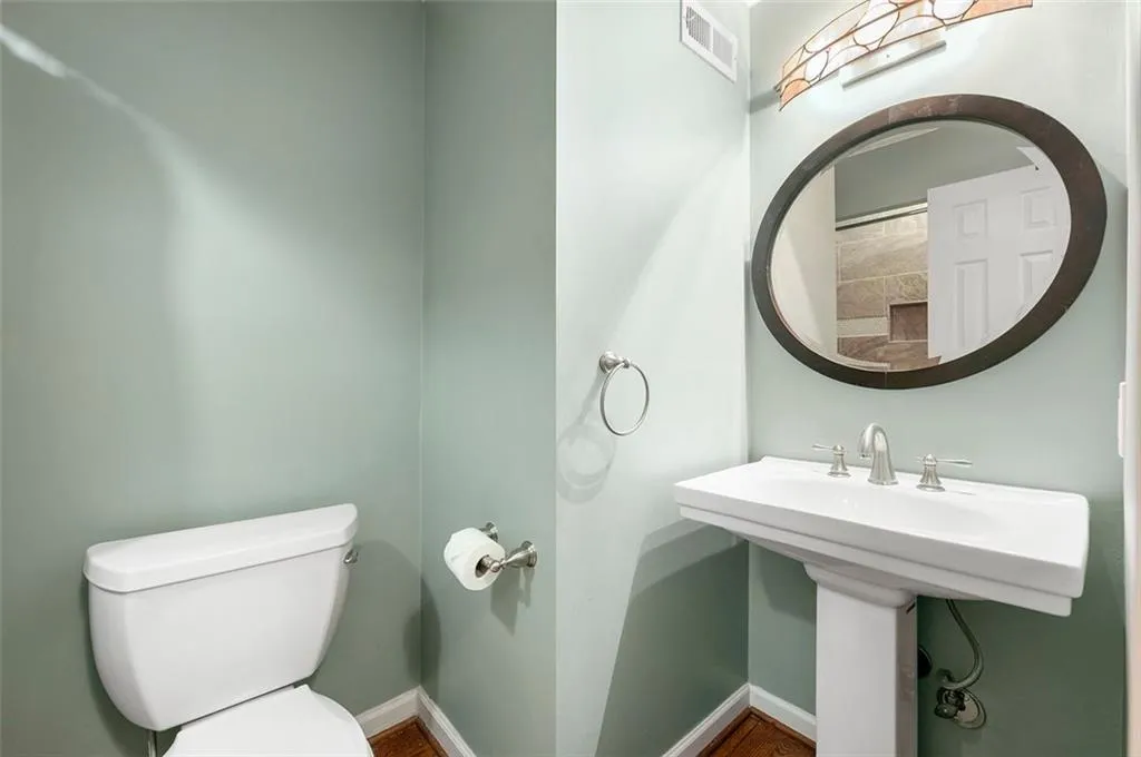 1214 Defoors Court Nw Unit 1a, Atlanta, Georgia 30318, 2 Bedrooms Bedrooms, ,2 BathroomsBathrooms,Residential,For Sale,1214 Defoors Court Nw Unit 1a,7561977