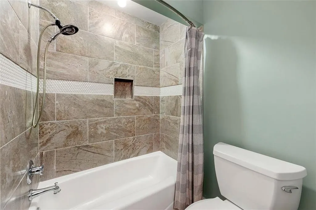 1214 Defoors Court Nw Unit 1a, Atlanta, Georgia 30318, 2 Bedrooms Bedrooms, ,2 BathroomsBathrooms,Residential,For Sale,1214 Defoors Court Nw Unit 1a,7561977