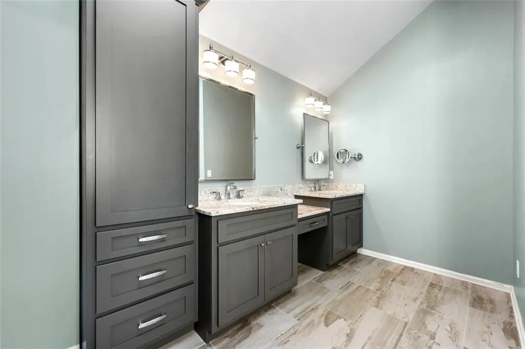 1214 Defoors Court Nw Unit 1a, Atlanta, Georgia 30318, 2 Bedrooms Bedrooms, ,2 BathroomsBathrooms,Residential,For Sale,1214 Defoors Court Nw Unit 1a,7561977