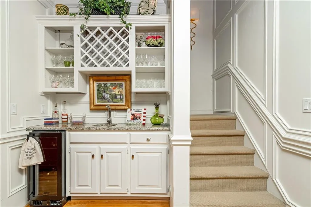 100 Gilford Way, Sandy Springs, Georgia 30350, 6 Bedrooms Bedrooms, ,5 BathroomsBathrooms,Residential,Sold,100 Gilford Way,6830769