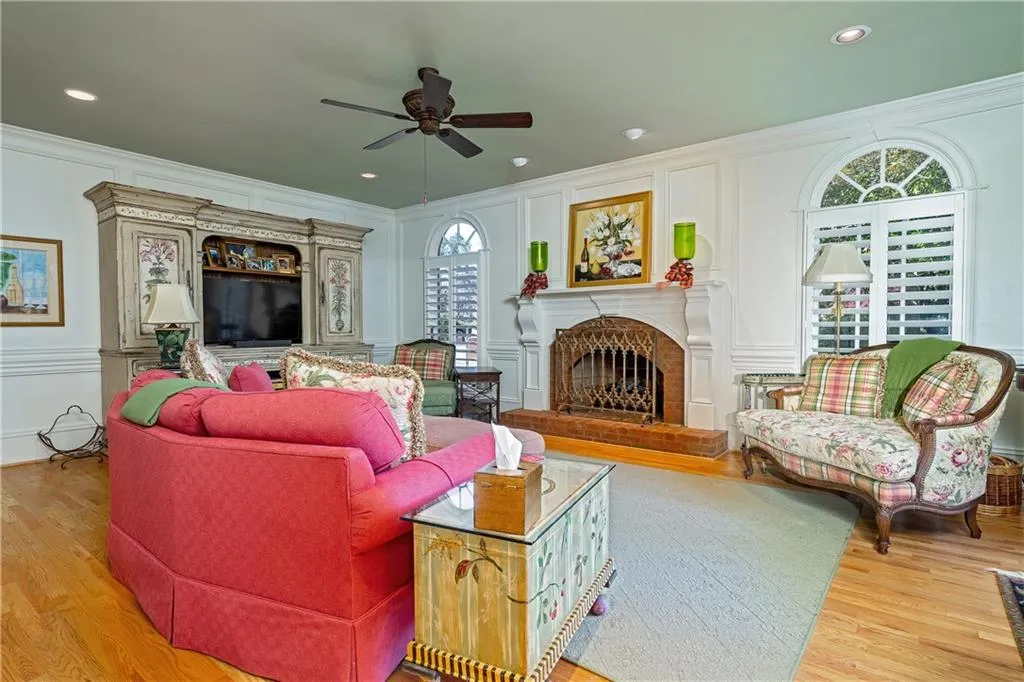 100 Gilford Way, Sandy Springs, Georgia 30350, 6 Bedrooms Bedrooms, ,5 BathroomsBathrooms,Residential,Sold,100 Gilford Way,6830769