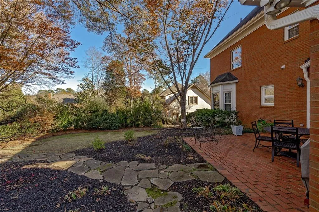 100 Gilford Way, Sandy Springs, Georgia 30350, 6 Bedrooms Bedrooms, ,5 BathroomsBathrooms,Residential,Sold,100 Gilford Way,6830769