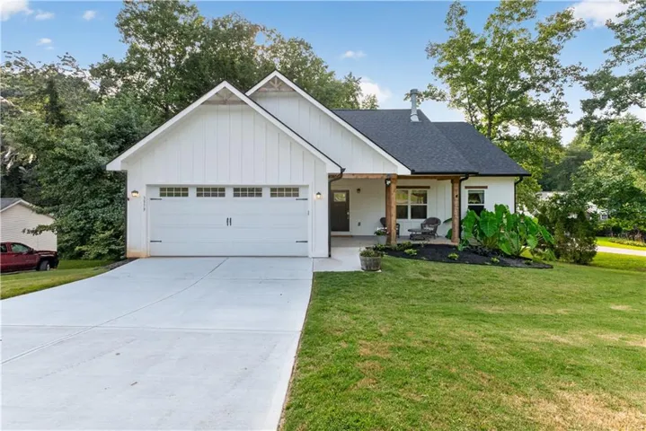 3979 Pointe N, Gainesville, Georgia 30506