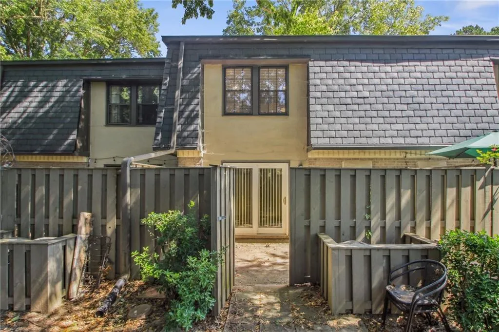 248 Triumph Drive Nw, Atlanta, Georgia 30327, 2 Bedrooms Bedrooms, ,2 BathroomsBathrooms,Residential,For Sale,248 Triumph Drive Nw,7652742