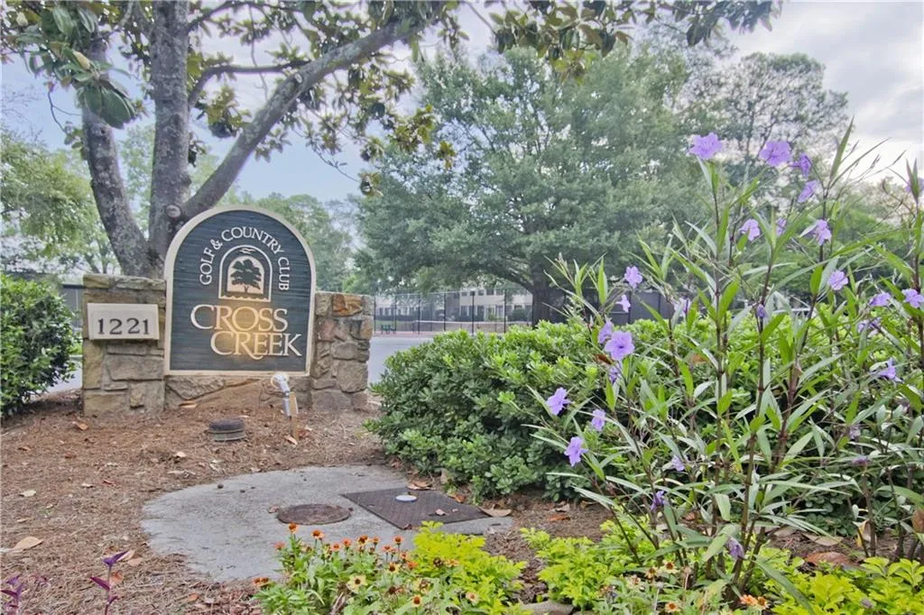 248 Triumph Drive Nw, Atlanta, Georgia 30327, 2 Bedrooms Bedrooms, ,2 BathroomsBathrooms,Residential,For Sale,248 Triumph Drive Nw,7652742