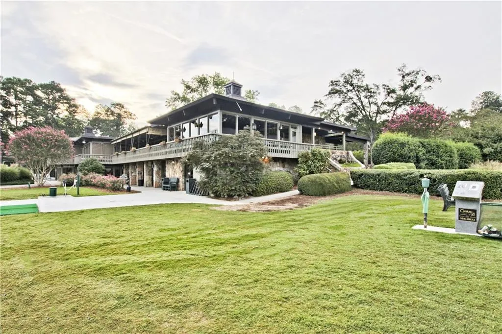 248 Triumph Drive Nw, Atlanta, Georgia 30327, 2 Bedrooms Bedrooms, ,2 BathroomsBathrooms,Residential,For Sale,248 Triumph Drive Nw,7652742