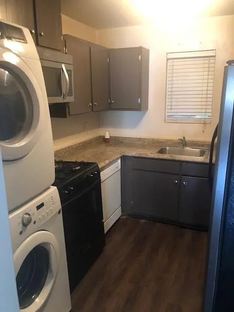 5528 Kingsport Drive, Atlanta, Georgia 30342, 2 Bedrooms Bedrooms, ,1 BathroomBathrooms,Residential,Sold,5528 Kingsport Drive,6558943