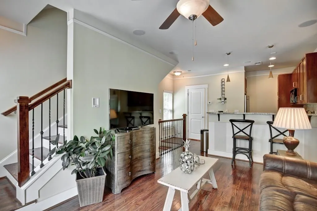221 Semel Circle Unit 243, Atlanta, Georgia 30309, 2 Bedrooms Bedrooms, ,1 BathroomBathrooms,Residential,Sold,221 Semel Circle Unit 243,5843689