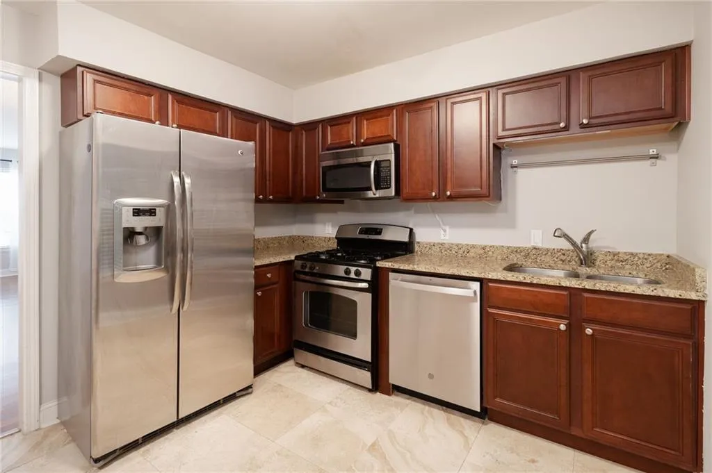6980 Roswell Road Unit O2, Atlanta, Georgia 30328, 3 Bedrooms Bedrooms, ,2 BathroomsBathrooms,Residential,For Sale,6980 Roswell Road Unit O2,7639369