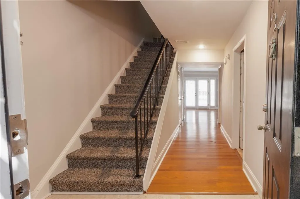 6980 Roswell Road Unit O2, Atlanta, Georgia 30328, 3 Bedrooms Bedrooms, ,2 BathroomsBathrooms,Residential,For Sale,6980 Roswell Road Unit O2,7639369