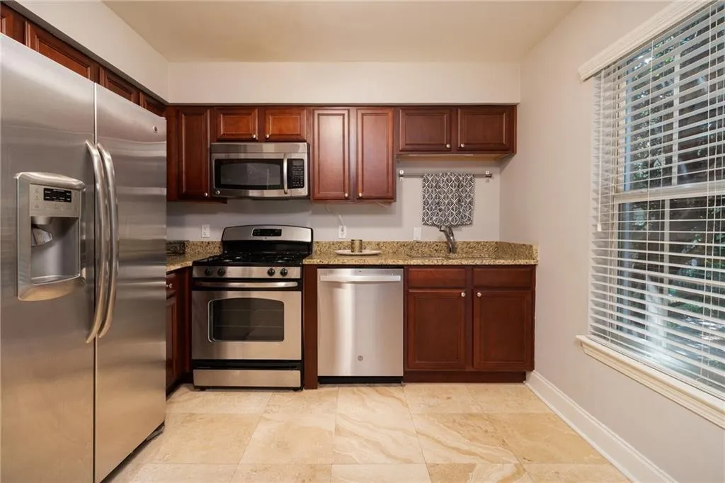 6980 Roswell Road Unit O2, Atlanta, Georgia 30328, 3 Bedrooms Bedrooms, ,2 BathroomsBathrooms,Residential,For Sale,6980 Roswell Road Unit O2,7639369