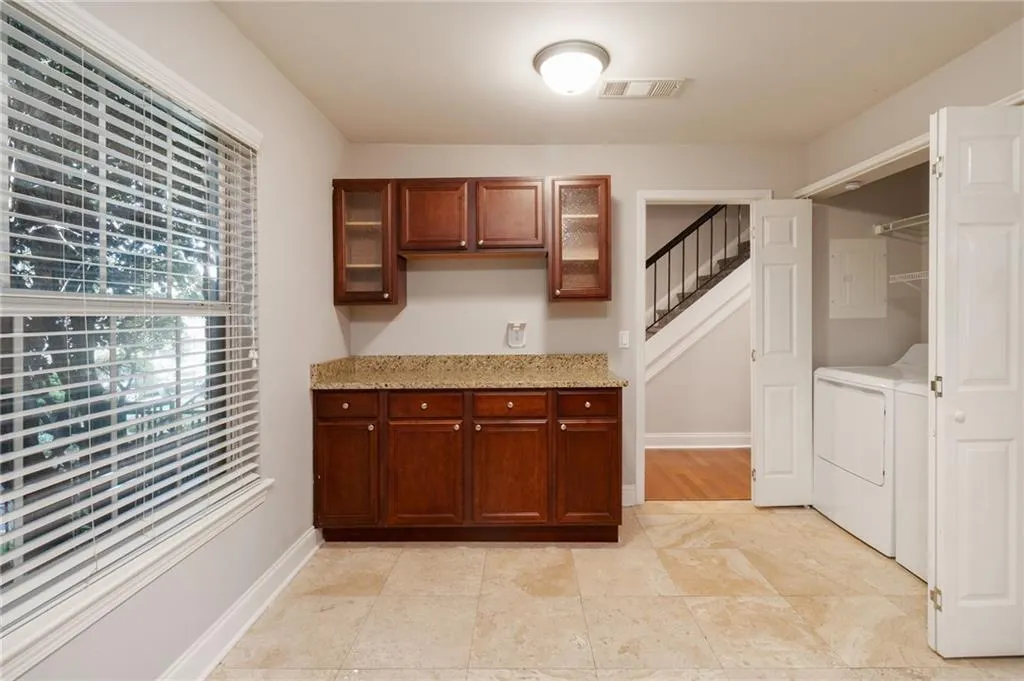 6980 Roswell Road Unit O2, Atlanta, Georgia 30328, 3 Bedrooms Bedrooms, ,2 BathroomsBathrooms,Residential,For Sale,6980 Roswell Road Unit O2,7639369