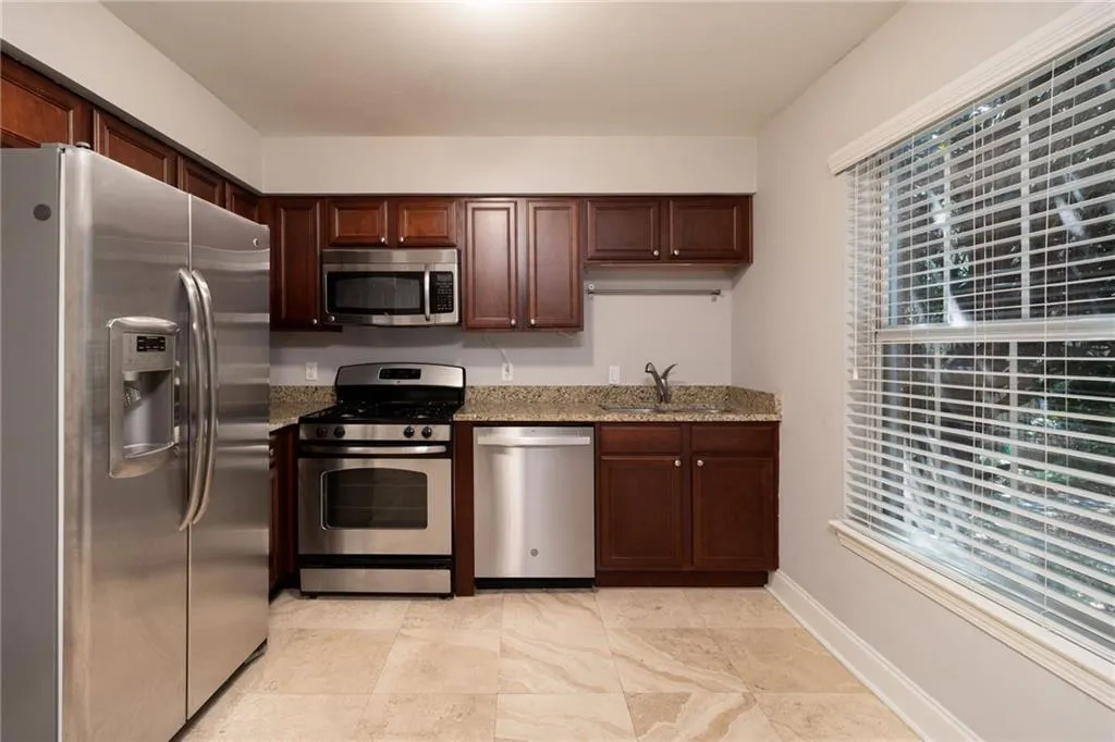 6980 Roswell Road Unit O2, Atlanta, Georgia 30328, 3 Bedrooms Bedrooms, ,2 BathroomsBathrooms,Residential,For Sale,6980 Roswell Road Unit O2,7639369