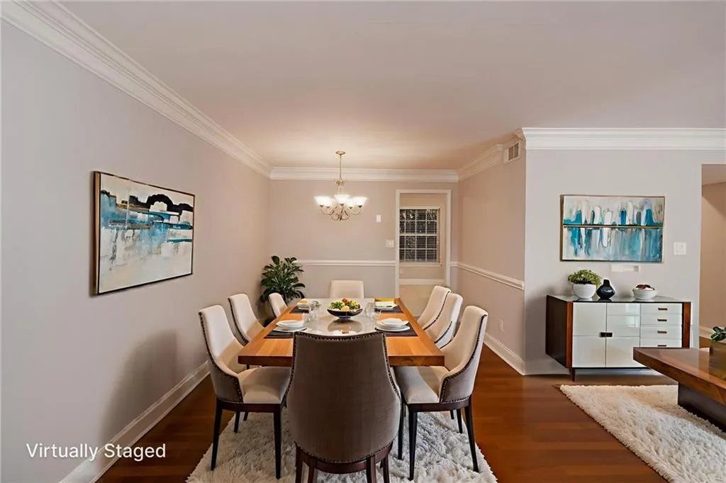 6980 Roswell Road Unit O2, Atlanta, Georgia 30328, 3 Bedrooms Bedrooms, ,2 BathroomsBathrooms,Residential,For Sale,6980 Roswell Road Unit O2,7639369