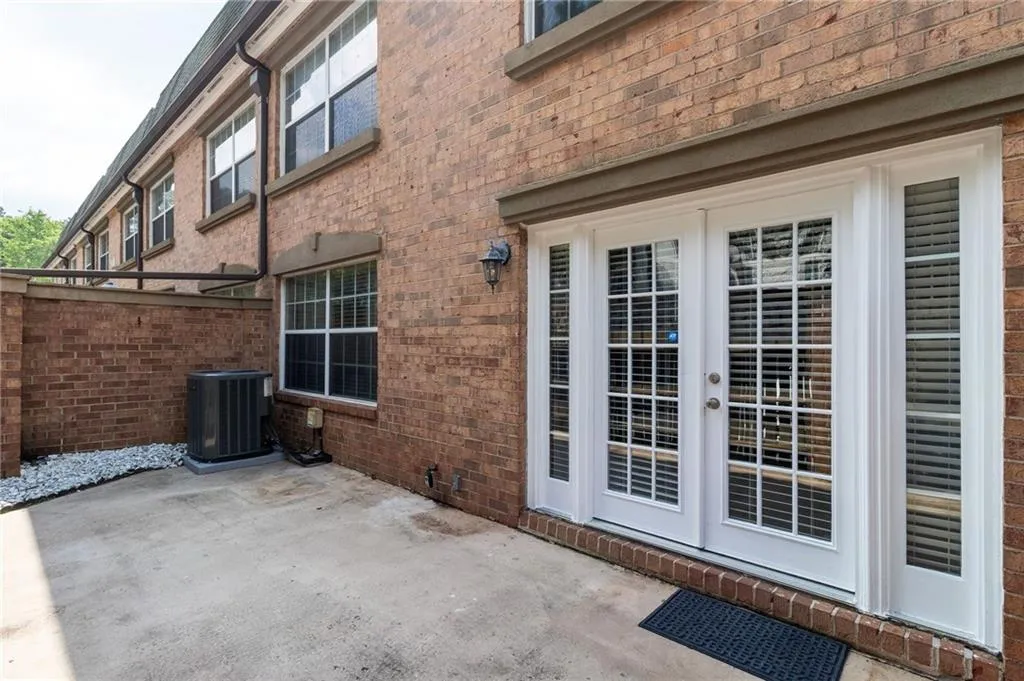 6980 Roswell Road Unit O2, Atlanta, Georgia 30328, 3 Bedrooms Bedrooms, ,2 BathroomsBathrooms,Residential,For Sale,6980 Roswell Road Unit O2,7639369
