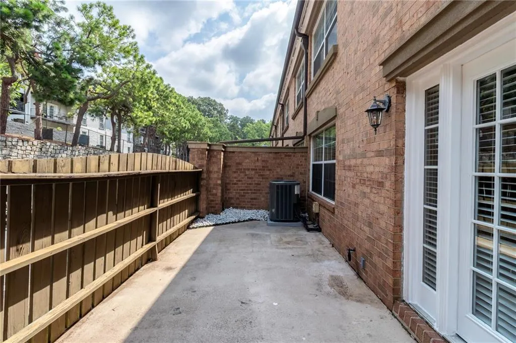 6980 Roswell Road Unit O2, Atlanta, Georgia 30328, 3 Bedrooms Bedrooms, ,2 BathroomsBathrooms,Residential,For Sale,6980 Roswell Road Unit O2,7639369