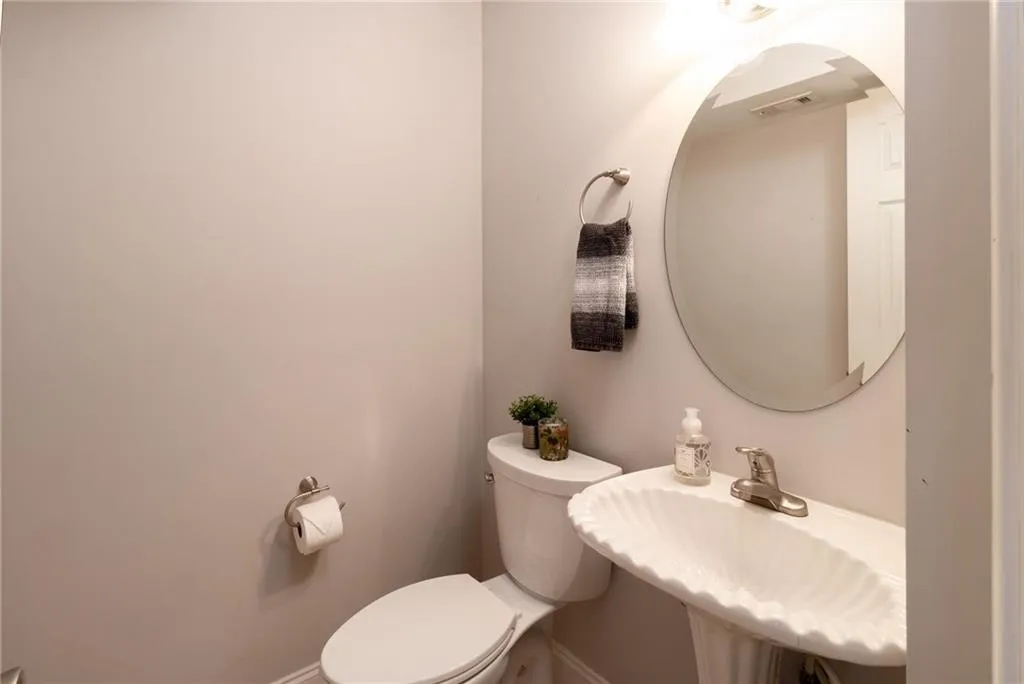 6980 Roswell Road Unit O2, Atlanta, Georgia 30328, 3 Bedrooms Bedrooms, ,2 BathroomsBathrooms,Residential,For Sale,6980 Roswell Road Unit O2,7639369