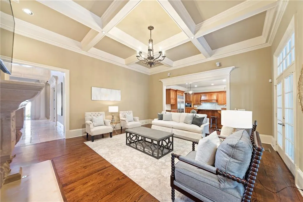 5620 Claire Rose Lane, Sandy Springs, Georgia 30327, 6 Bedrooms Bedrooms, ,5 BathroomsBathrooms,Residential,Sold,5620 Claire Rose Lane,6833976