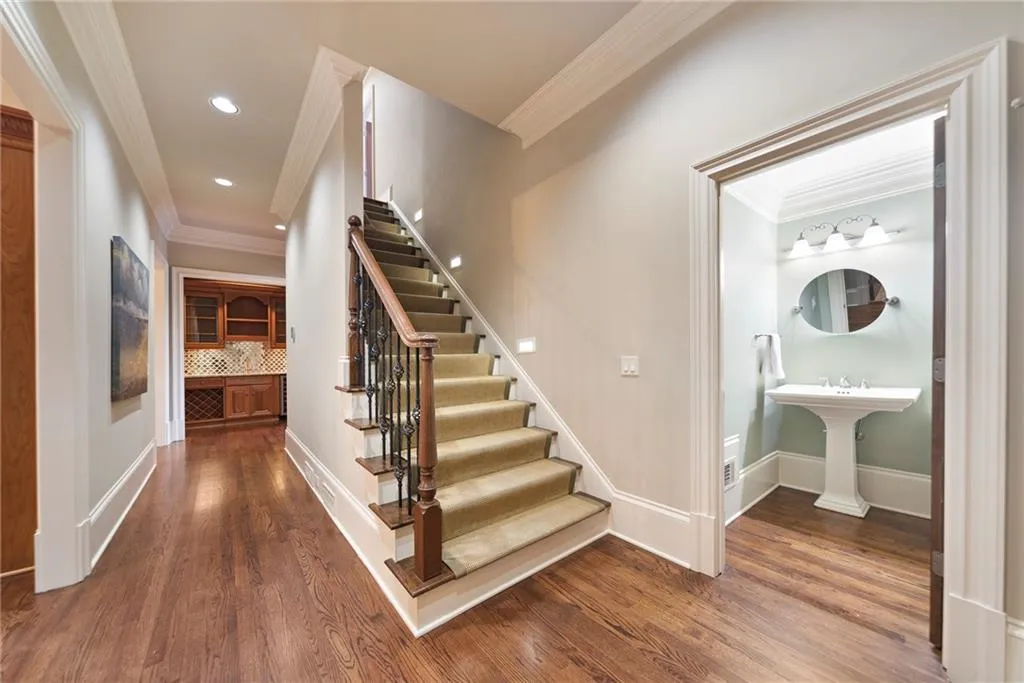 5620 Claire Rose Lane, Sandy Springs, Georgia 30327, 6 Bedrooms Bedrooms, ,5 BathroomsBathrooms,Residential,Sold,5620 Claire Rose Lane,6833976