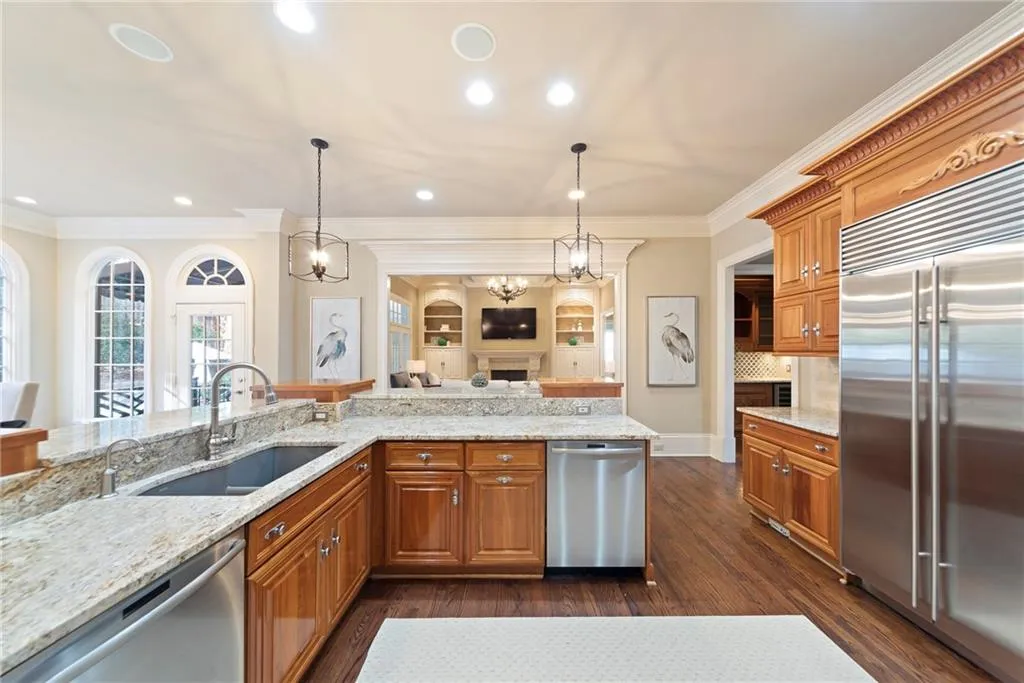 5620 Claire Rose Lane, Sandy Springs, Georgia 30327, 6 Bedrooms Bedrooms, ,5 BathroomsBathrooms,Residential,Sold,5620 Claire Rose Lane,6833976