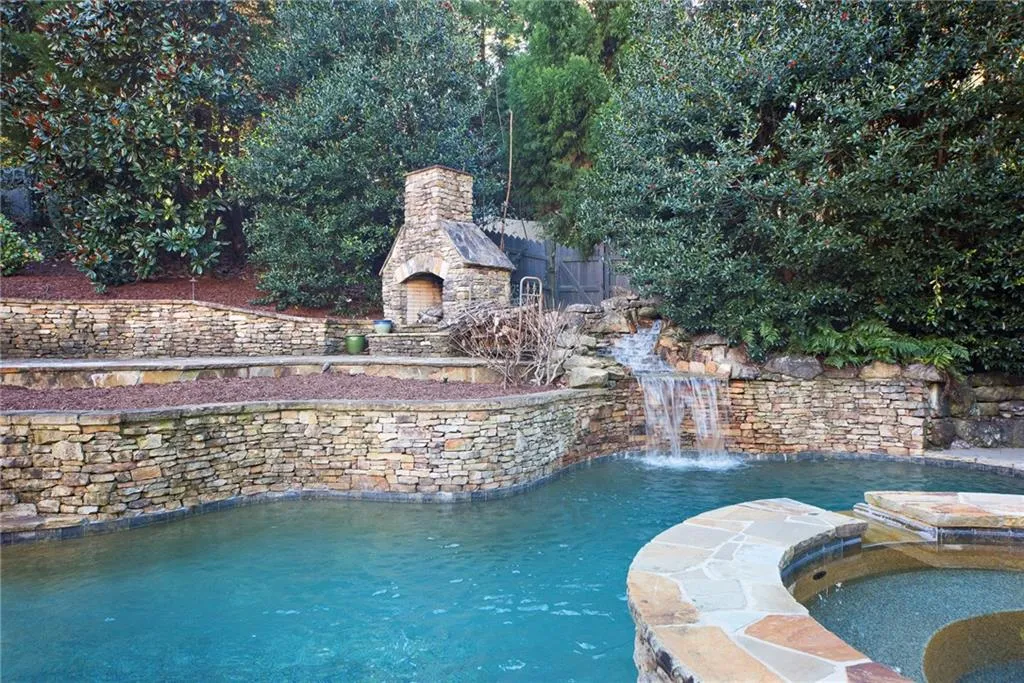 5620 Claire Rose Lane, Sandy Springs, Georgia 30327, 6 Bedrooms Bedrooms, ,5 BathroomsBathrooms,Residential,Sold,5620 Claire Rose Lane,6833976