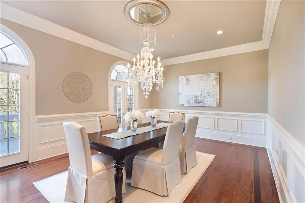 5620 Claire Rose Lane, Sandy Springs, Georgia 30327, 6 Bedrooms Bedrooms, ,5 BathroomsBathrooms,Residential,Sold,5620 Claire Rose Lane,6833976