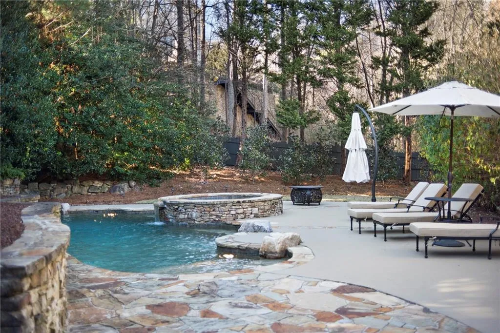 5620 Claire Rose Lane, Sandy Springs, Georgia 30327, 6 Bedrooms Bedrooms, ,5 BathroomsBathrooms,Residential,Sold,5620 Claire Rose Lane,6833976