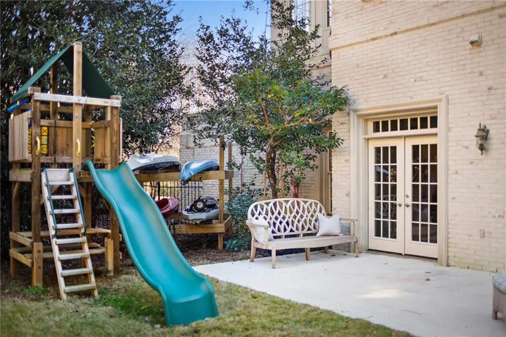 5620 Claire Rose Lane, Sandy Springs, Georgia 30327, 6 Bedrooms Bedrooms, ,5 BathroomsBathrooms,Residential,Sold,5620 Claire Rose Lane,6833976