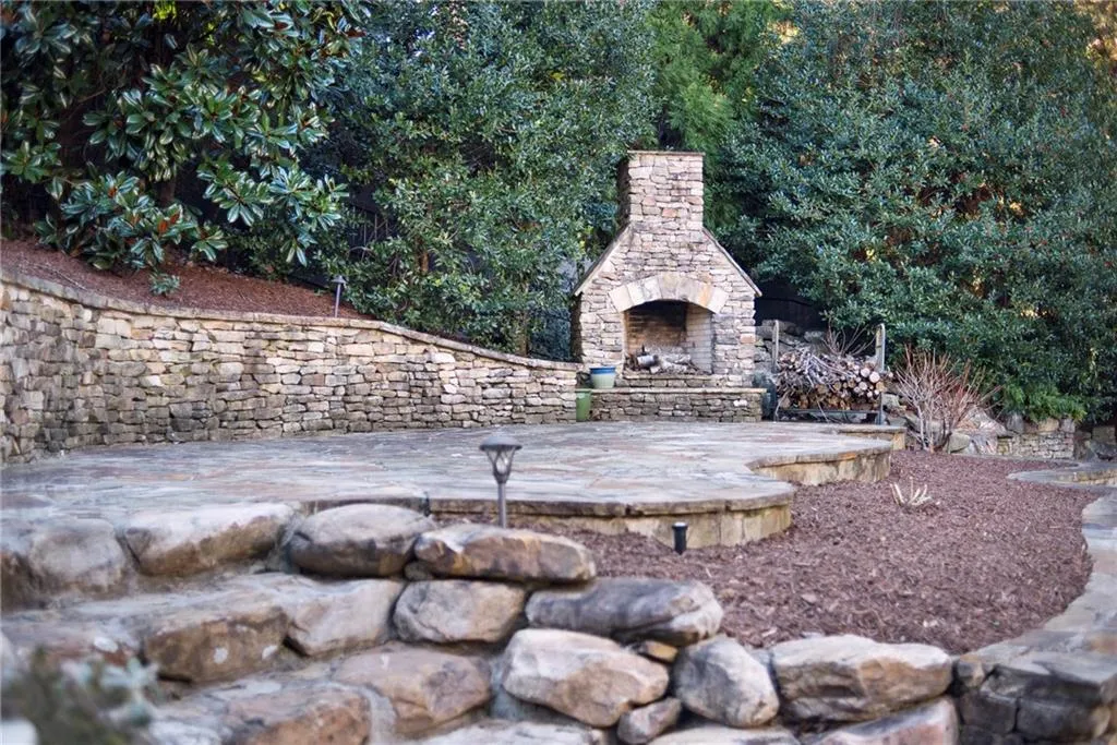 5620 Claire Rose Lane, Sandy Springs, Georgia 30327, 6 Bedrooms Bedrooms, ,5 BathroomsBathrooms,Residential,Sold,5620 Claire Rose Lane,6833976