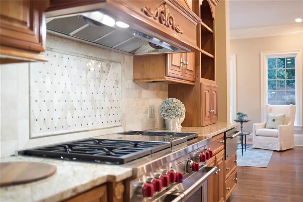 5620 Claire Rose Lane, Sandy Springs, Georgia 30327, 6 Bedrooms Bedrooms, ,5 BathroomsBathrooms,Residential,Sold,5620 Claire Rose Lane,6833976