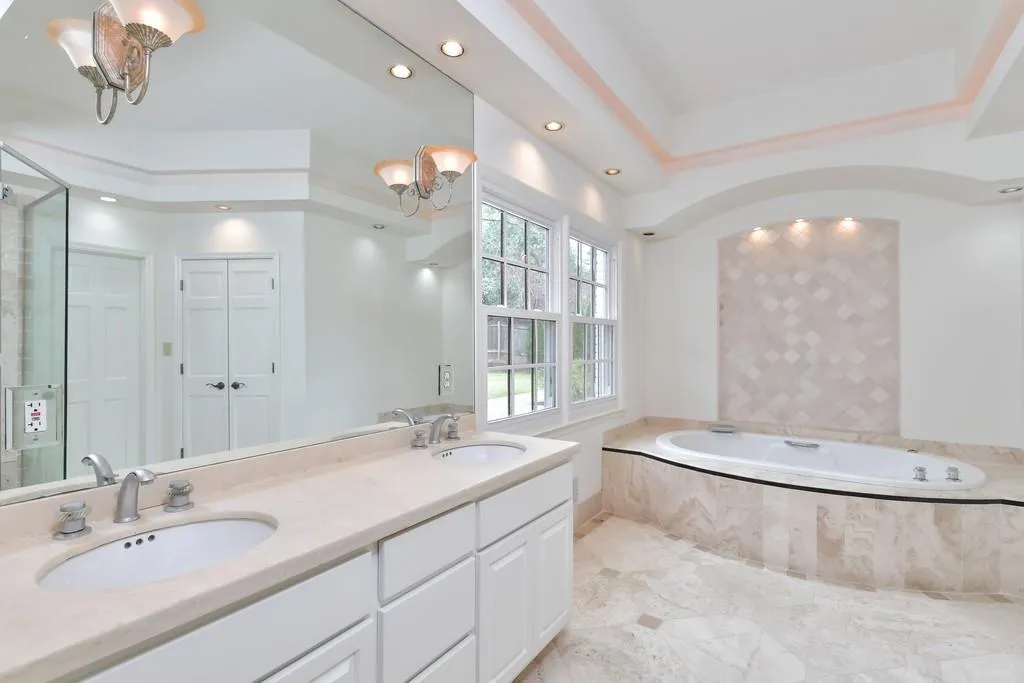 930 River Overlook Court, Atlanta, Georgia 30328, 4 Bedrooms Bedrooms, ,3 BathroomsBathrooms,Residential,Sold,930 River Overlook Court,6526724