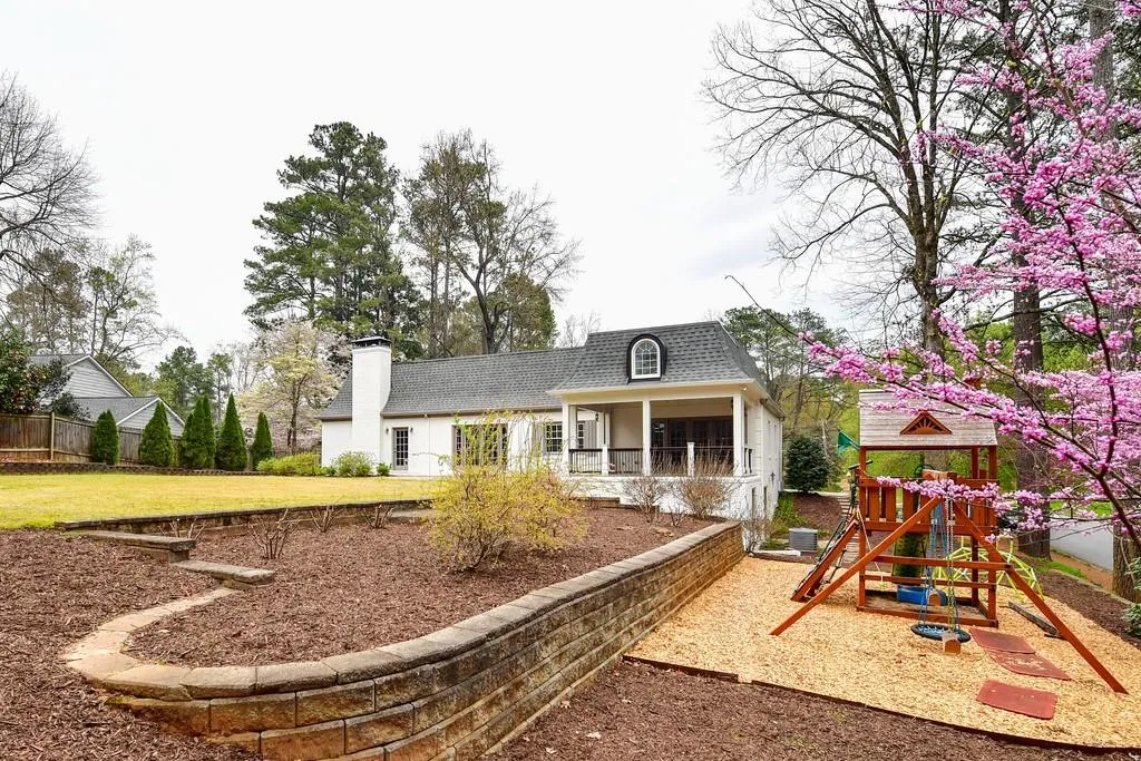 930 River Overlook Court, Atlanta, Georgia 30328, 4 Bedrooms Bedrooms, ,3 BathroomsBathrooms,Residential,Sold,930 River Overlook Court,6526724