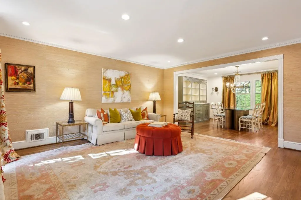 5510 Shiver Summit, Atlanta, Georgia 30342, 5 Bedrooms Bedrooms, ,3 BathroomsBathrooms,Residential,Sold,5510 Shiver Summit,7387327