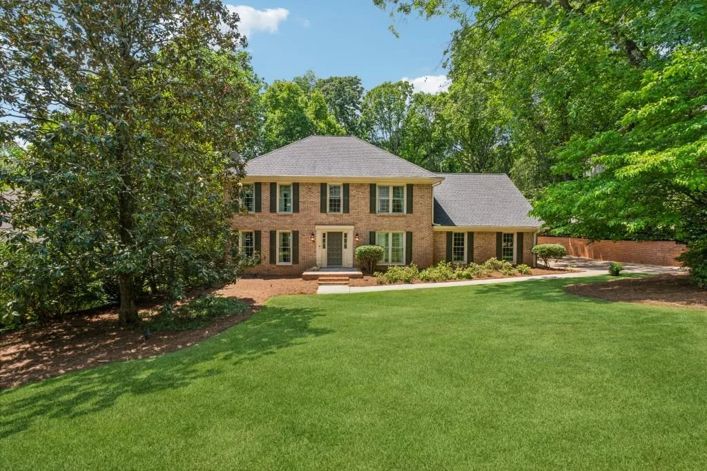 5510 Shiver Summit, Atlanta, Georgia 30342, 5 Bedrooms Bedrooms, ,3 BathroomsBathrooms,Residential,Sold,5510 Shiver Summit,7387327