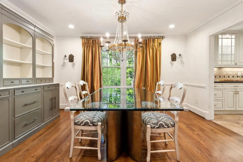5510 Shiver Summit, Atlanta, Georgia 30342, 5 Bedrooms Bedrooms, ,3 BathroomsBathrooms,Residential,Sold,5510 Shiver Summit,7387327
