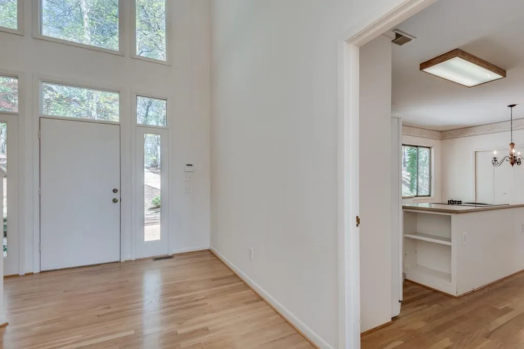 1400 Indian Trail, Sandy Springs, Georgia 30327, 3 Bedrooms Bedrooms, ,3 BathroomsBathrooms,Residential,Sold,1400 Indian Trail,7030081