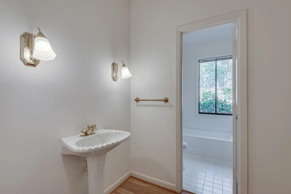 1400 Indian Trail, Sandy Springs, Georgia 30327, 3 Bedrooms Bedrooms, ,3 BathroomsBathrooms,Residential,Sold,1400 Indian Trail,7030081