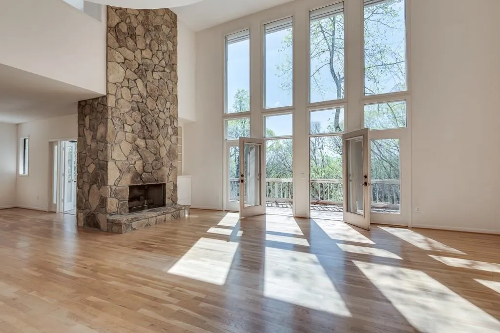1400 Indian Trail, Sandy Springs, Georgia 30327, 3 Bedrooms Bedrooms, ,3 BathroomsBathrooms,Residential,Sold,1400 Indian Trail,7030081