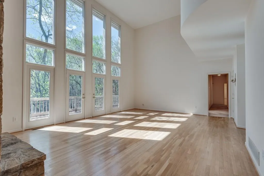 1400 Indian Trail, Sandy Springs, Georgia 30327, 3 Bedrooms Bedrooms, ,3 BathroomsBathrooms,Residential,Sold,1400 Indian Trail,7030081